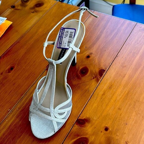 Caparros Laura Silver Glitter and Mesh Strappy Sandal 8.5B - Picture 1 of 7